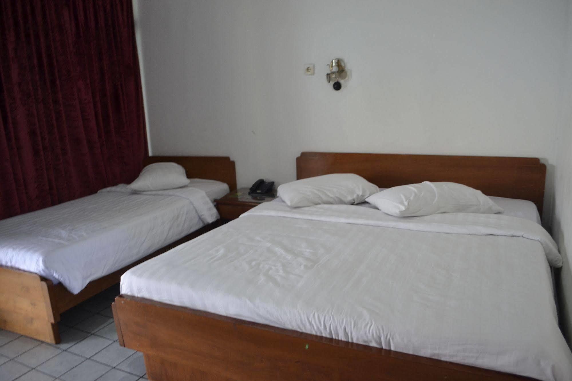 Hotel Selecta Batu  Exterior foto
